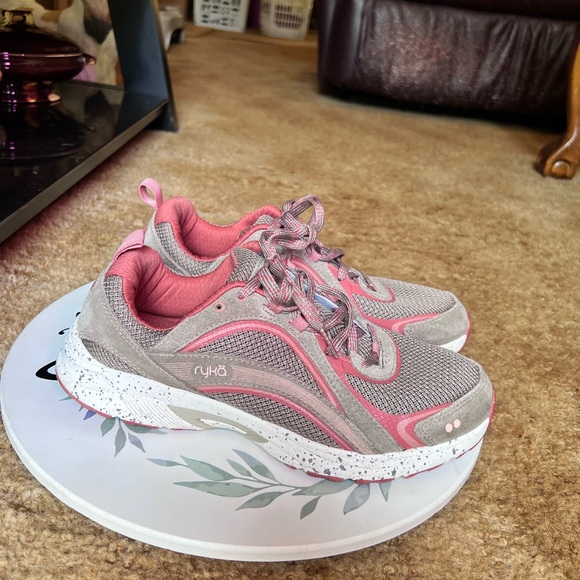 Ryka women’s Sky Walker Trail sneakers tan pink color with memory foam insoles. - Picture 17 of 17